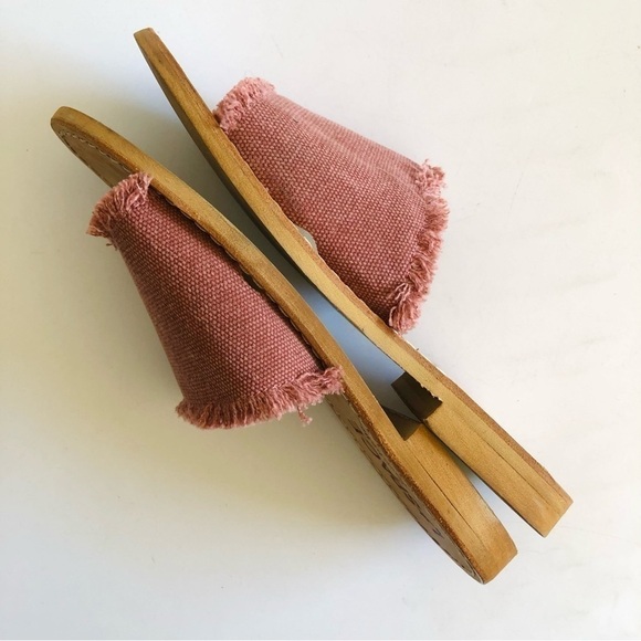 L*Space by Cocobelle Pink Canvas Slides - Picture 12 of 15